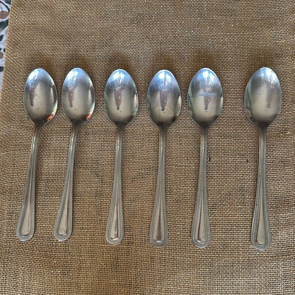 International Silver Company 18/10 Stainless Vietnam Beaded Flatware 10 Pieces - Picture 4 of 7